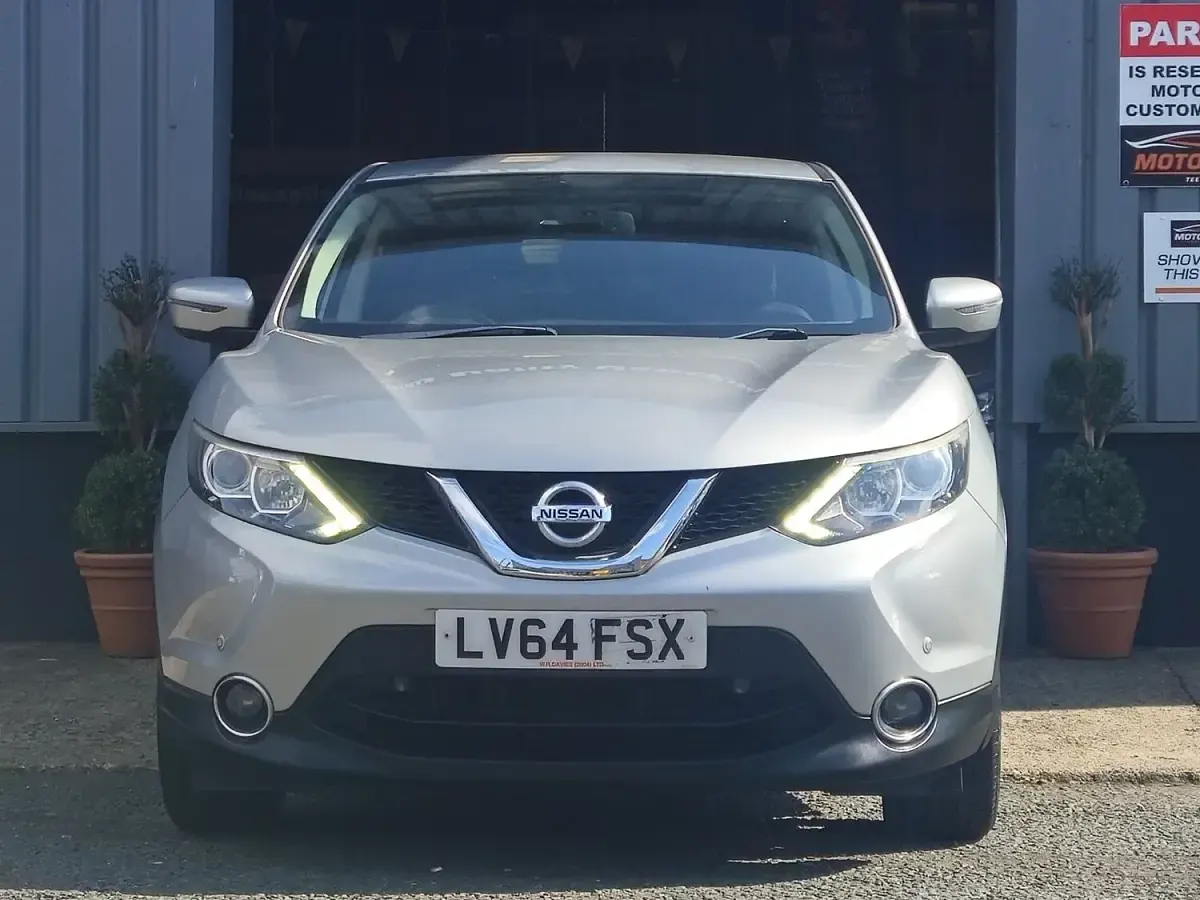 Used Nissan Qashqai Acenta 116 HP (85 kW) 2014 Silver SUV
