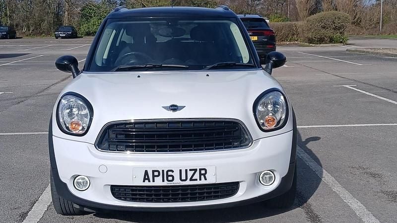 Used Mini Cooper D Business 2016 White Hatchback