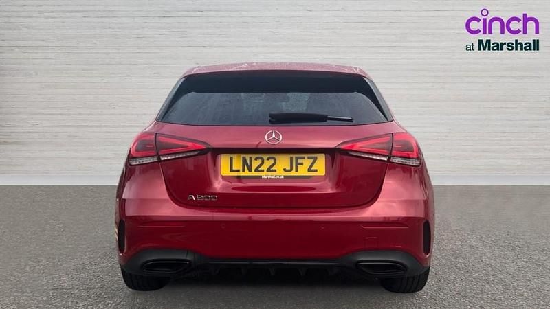 Usado Mercedes A200 AMG Line Premium Plus 163 HP (119 kW) 2022 Vermelho Citadino