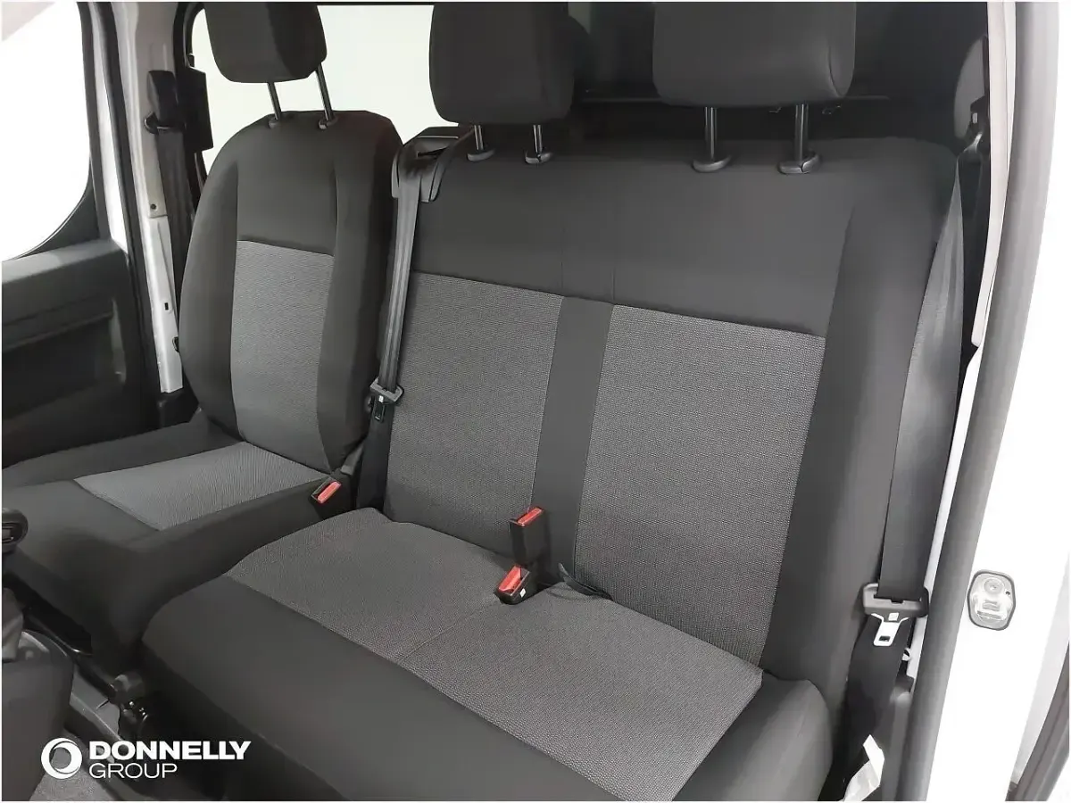 New Vauxhall Vivaro 143 HP (105 kW) 2026 White MPV