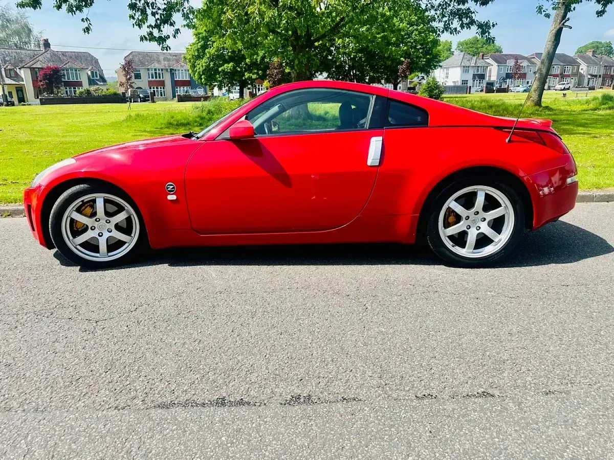 Used Nissan 350Z 2003 Red Coupe