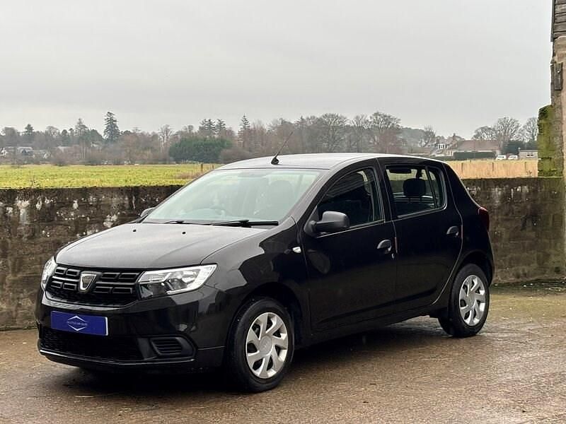 Used Dacia Sandero Essentiel 90 HP (66 kW) 2019 Black Hatchback