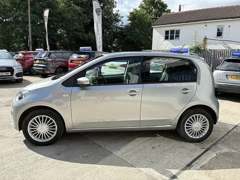 Used VW up! high up! 60 HP (44 kW) 2014 Silver Hatchback