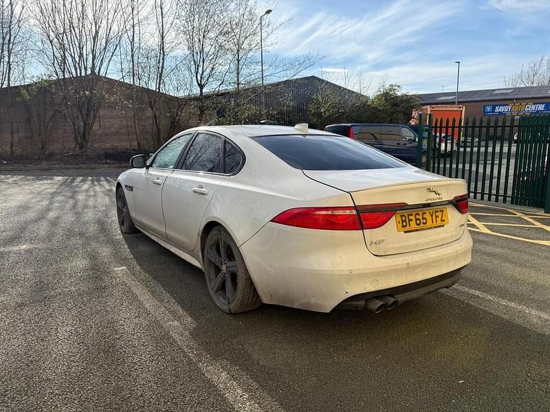 Used Jaguar XF R-Sport 180 HP (132 kW) 2015 White Sedan