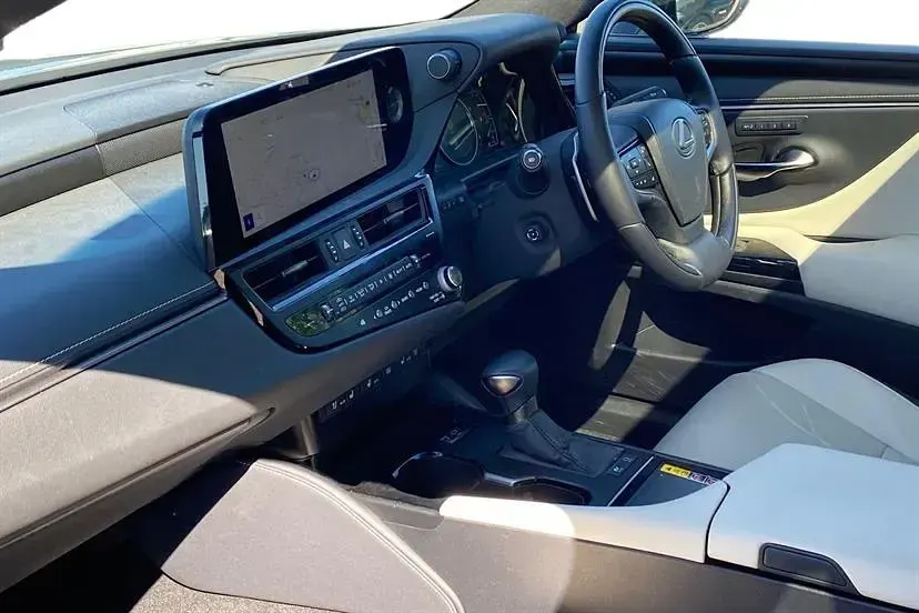 Used Lexus ES300H 218 HP (160 kW) 2025 Sonic titanium Sedan