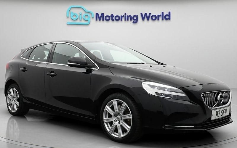 Used 2018 Volvo V40 Inscription Estate | £15,000 (Fair price) - Image 1/4