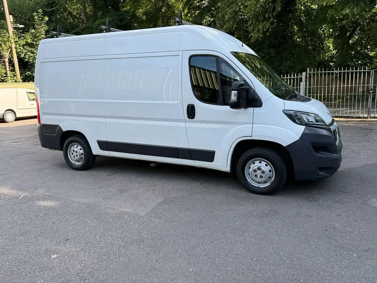 Used Peugeot Boxer 130 HP (95 kW) 2017 White Van