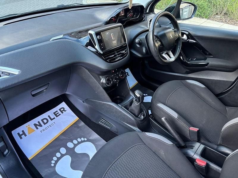 Used Peugeot 208 Active 2015 White Hatchback