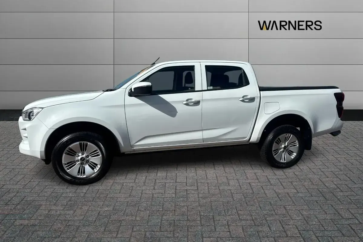 Used Isuzu D-Max 162 HP (119 kW) 2022 White Pickup