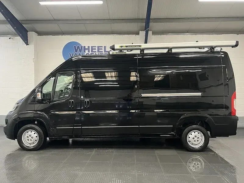 Used Peugeot Boxer 130 HP (95 kW) 2019 Black Van