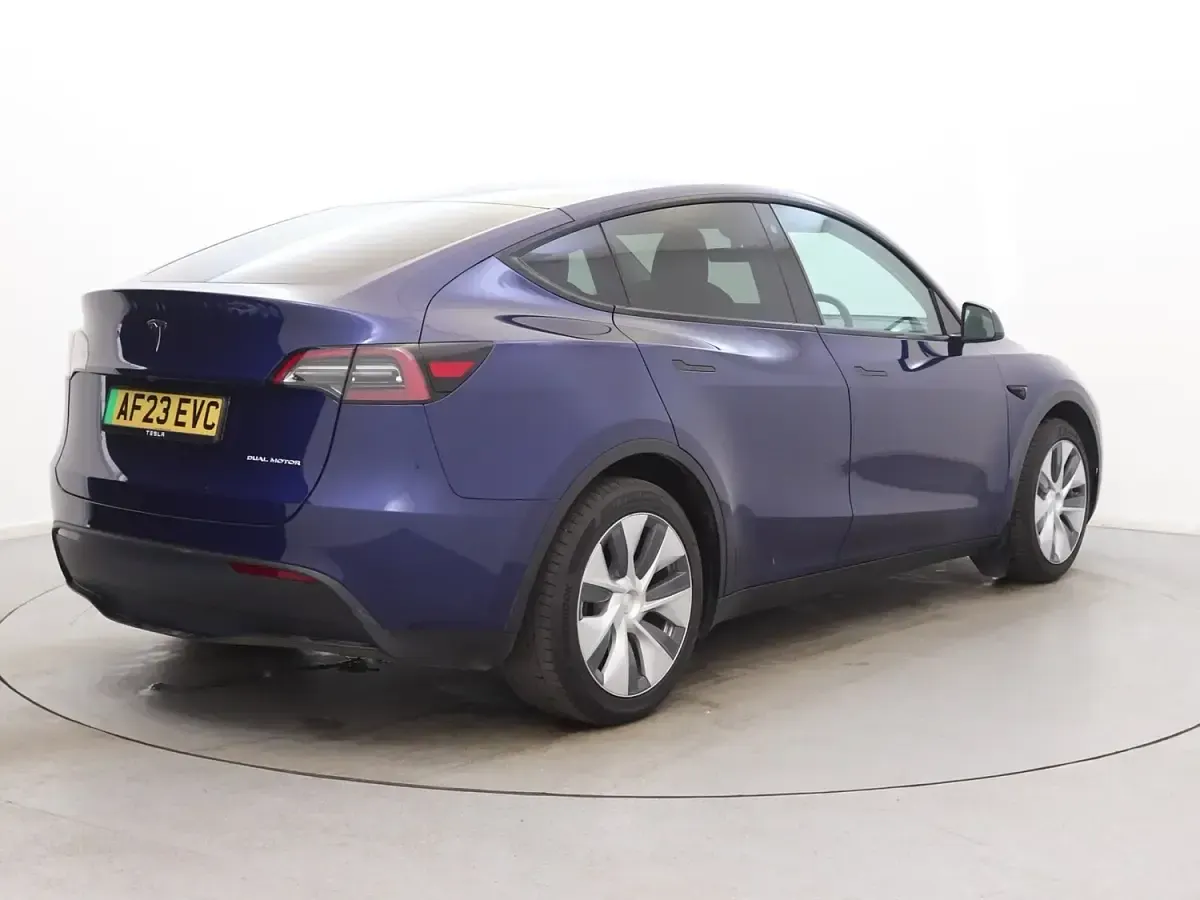 Used Tesla Model Y Long Range AWD 378 kW (514 HP) 2023 Blue SUV