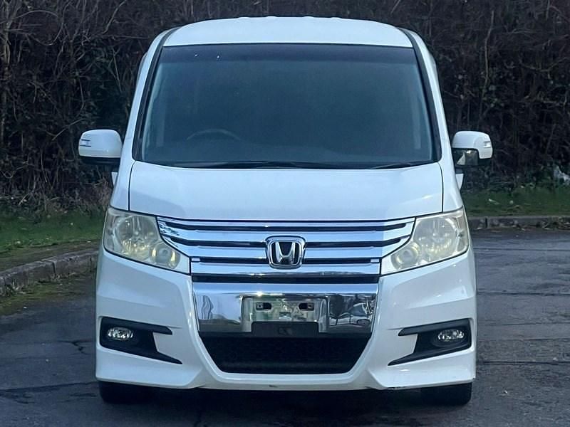 Used Honda Stepwgn 2011 Premium white pearl