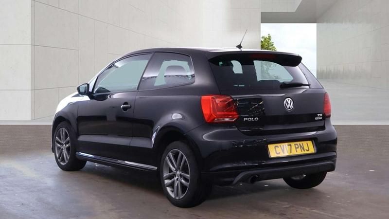 Begagnad VW Polo R-line 2017 Svart Halvkombi