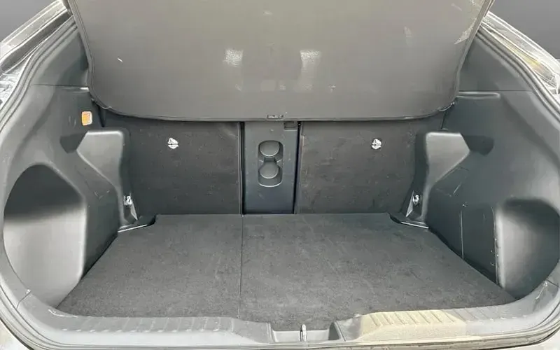 Used Toyota Yaris Cross Design 116 HP (85 kW) 2024 Grey SUV