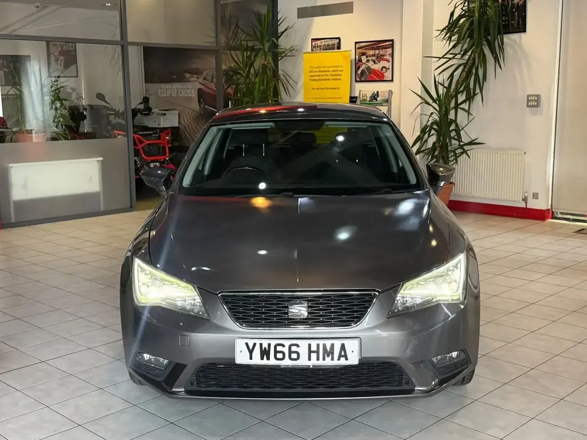 Used Seat Leon SE Dynamic 110 HP (80 kW) 2017 Grey Hatchback