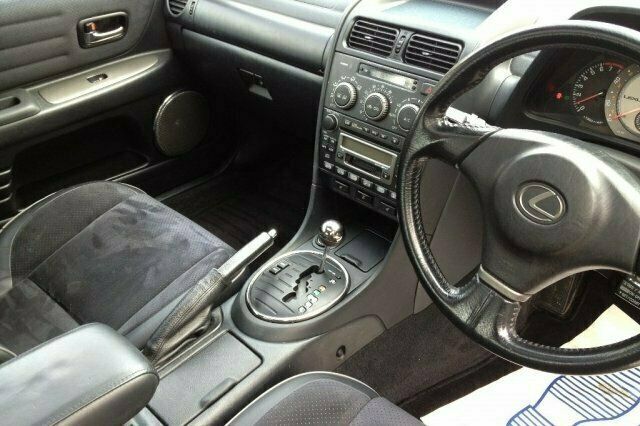 Used Lexus IS200 153 HP (112 kW) 2002 Sedan