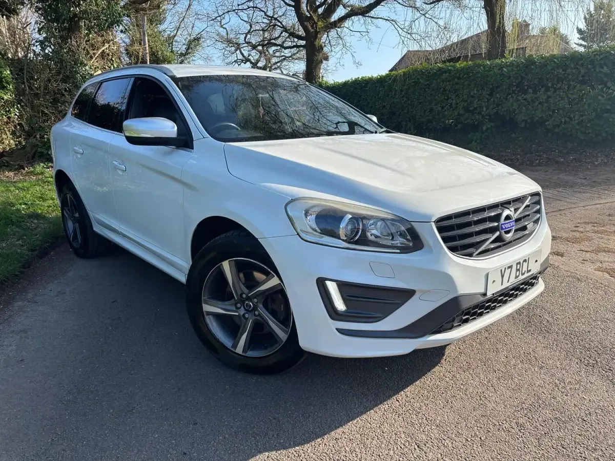 Used Volvo XC60 R-Design 181 HP (133 kW) 2014 White SUV