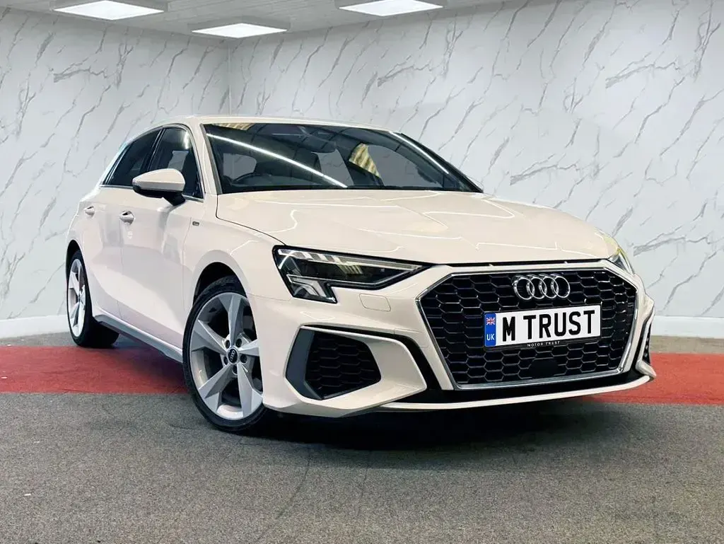 Used Audi A3 Sportback S-Line 150 HP (110 kW) 2021 White Hatchback