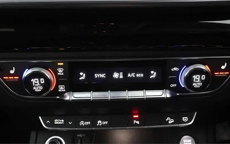 Used Audi Q5 Black Edition 245 HP (180 kW) 2020 White SUV