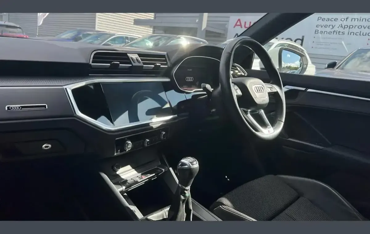 Used Audi Q3 S-Line 150 HP (110 kW) 2022 White SUV