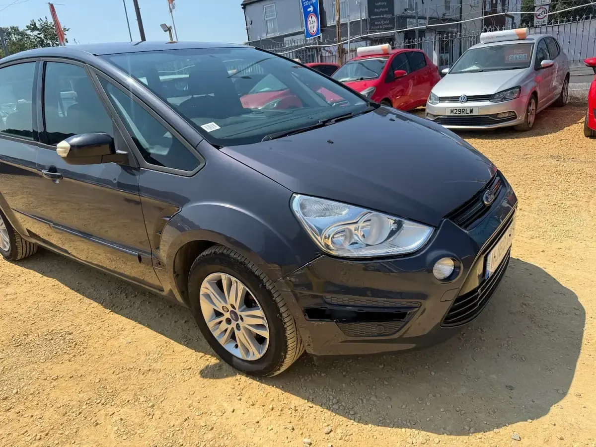 Used Ford S-MAX Zetec 140 HP (102 kW) 2010 Blue MPV