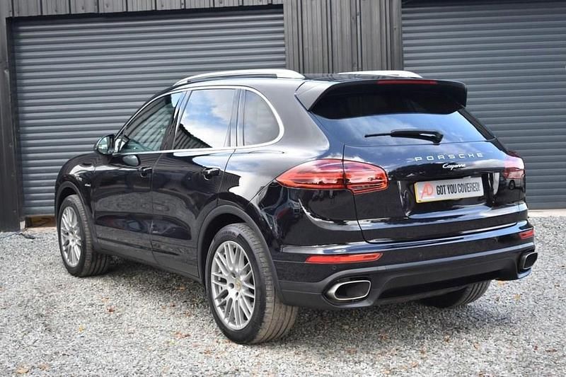 Used Porsche Cayenne 262 HP (192 kW) 2015 Black SUV