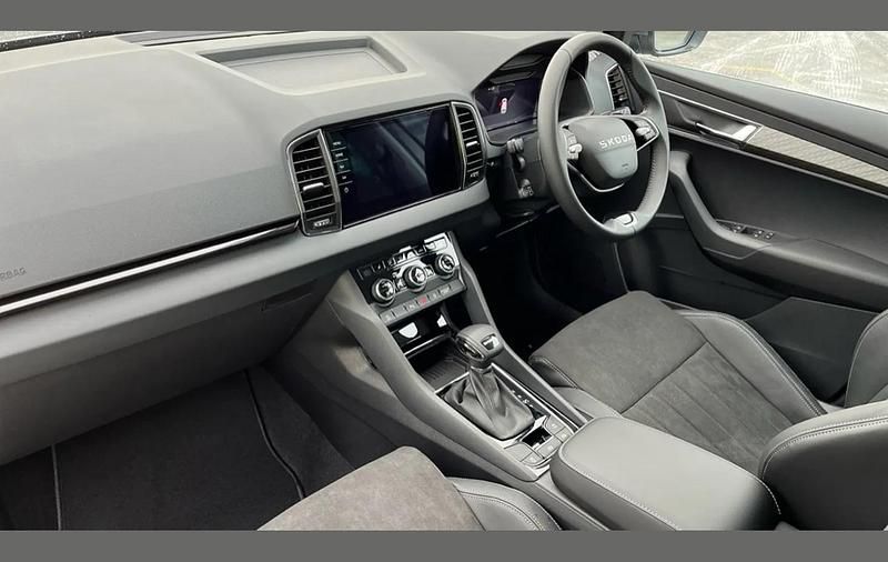 New Skoda Karoq SE L 147 HP (108 kW) 2025 Grey SUV
