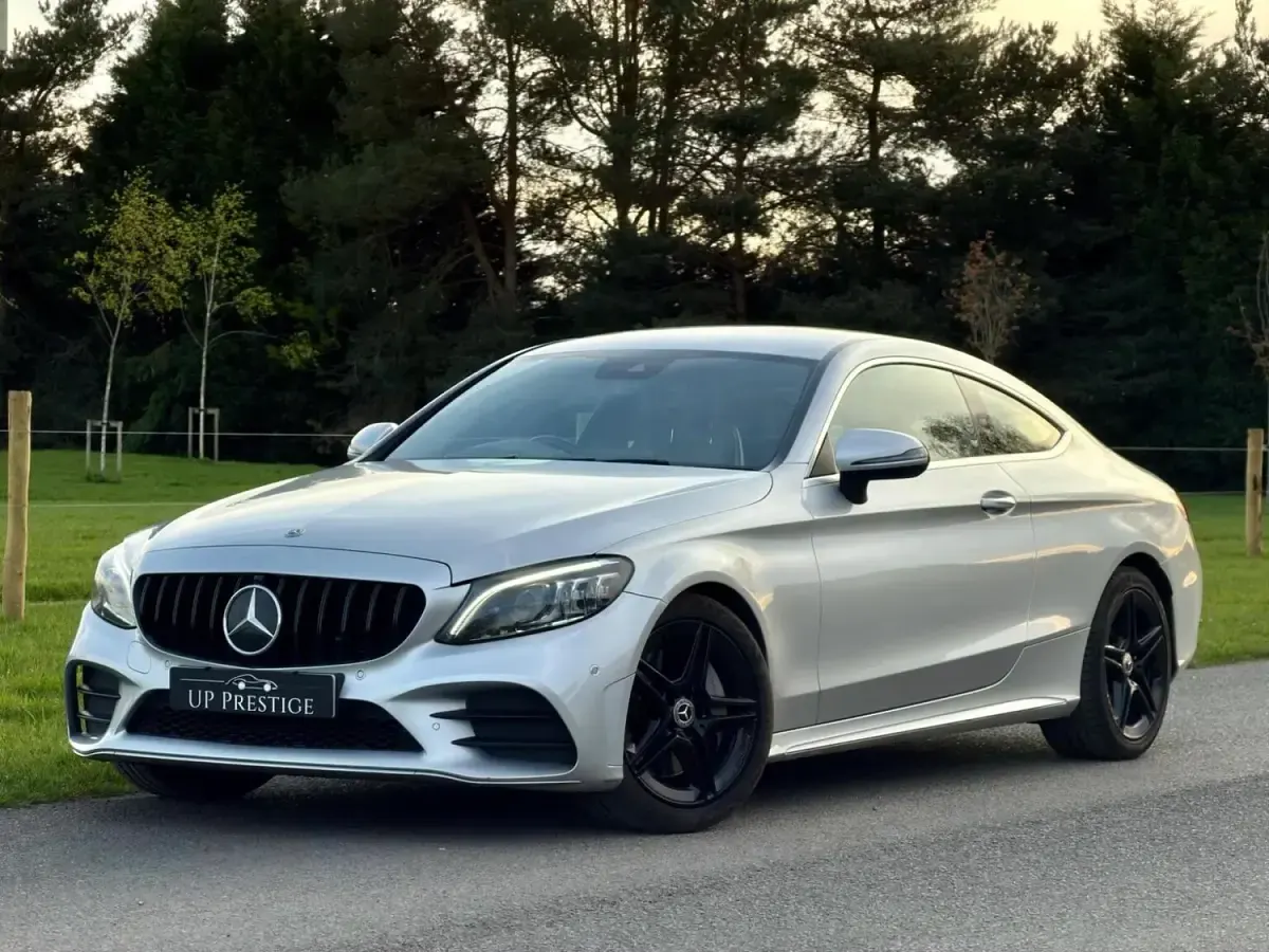 Second-hand Mercedes C300 AMG line 258 CP (189 kW) 2019 Argintiu Coupe