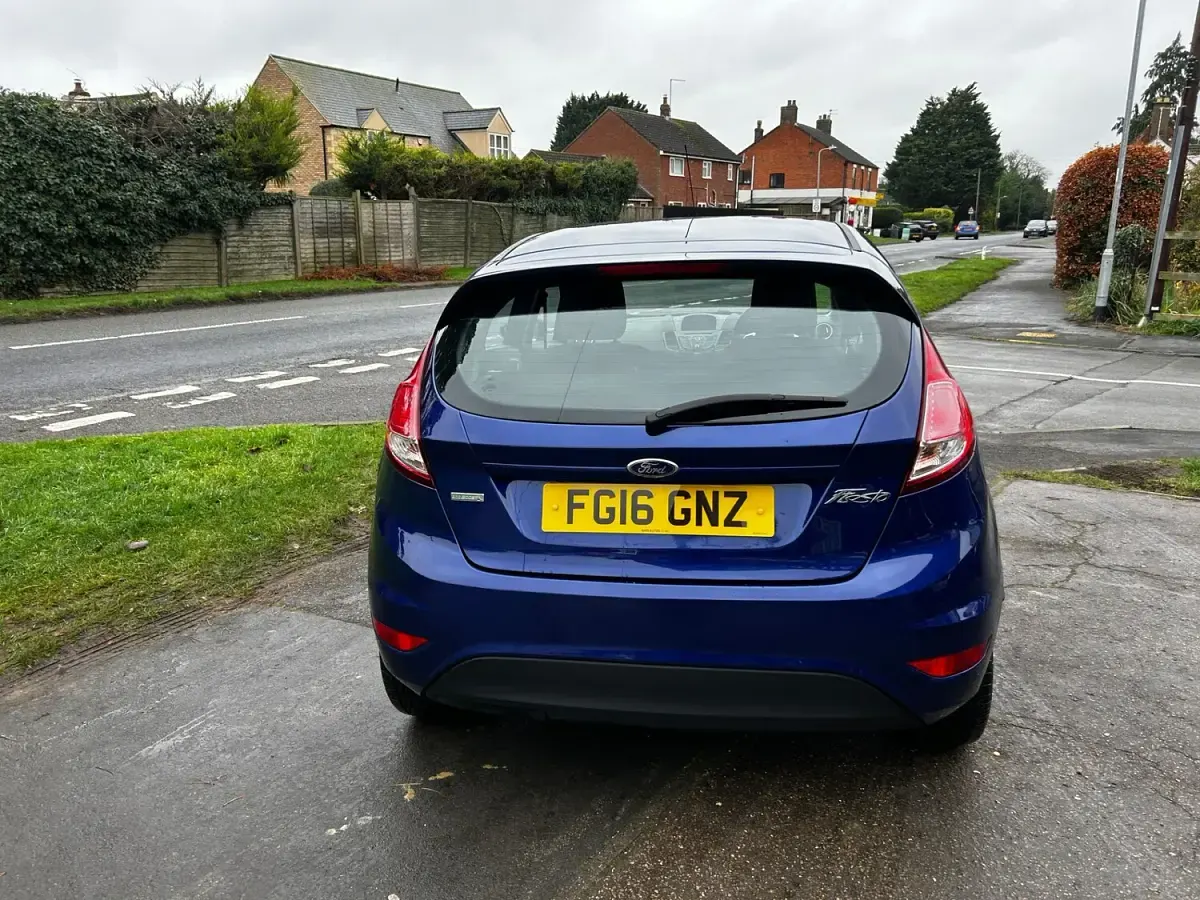 Used Ford Fiesta Zetec 2016 Blue Hatchback
