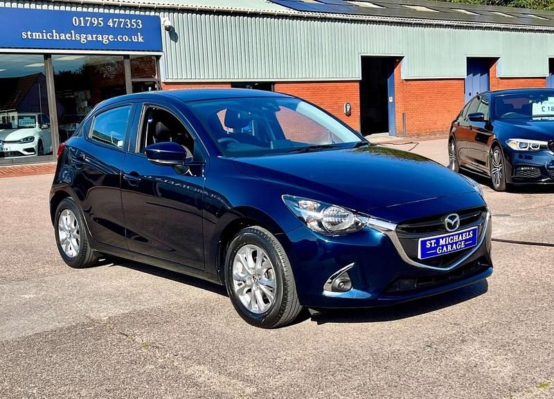 Usado Mazda 2 90 HP (66 kW) 2019 Azul Citadino