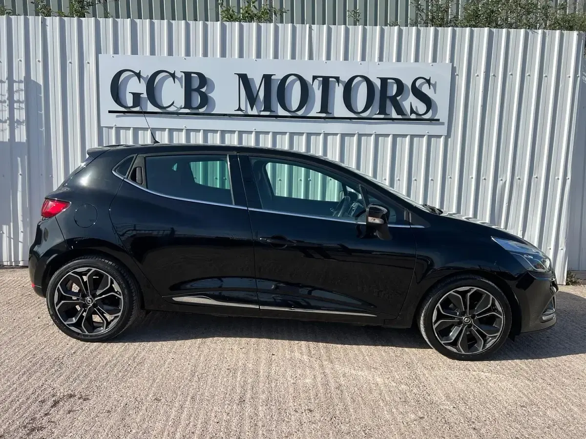 Used Renault Clio IV Iconic 2019 Black Hatchback