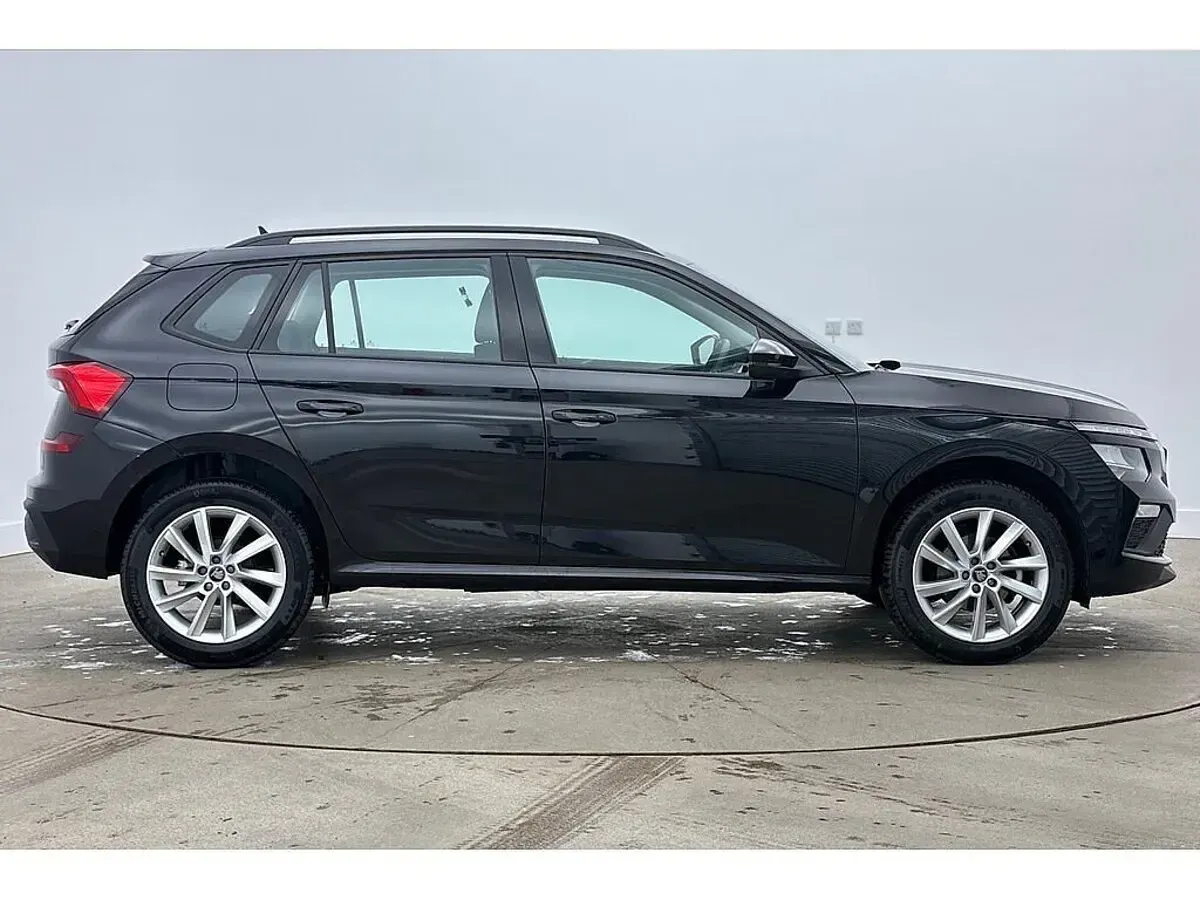 Used Skoda Kamiq SE 70 HP (51 kW) 2025 Black magic pearl effect SUV