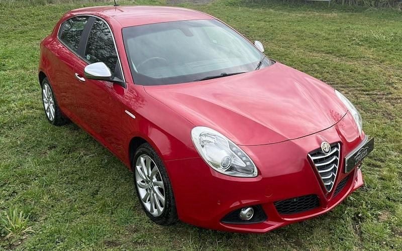 Used Alfa Romeo Giulietta Business 105 HP (77 kW) 2015 Red Hatchback