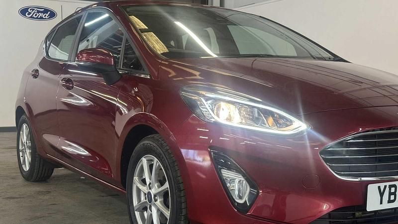 Race red Used 2018 Ford Fiesta Zetec Hatchback | £9,490 (Fair price) - Image 1/4