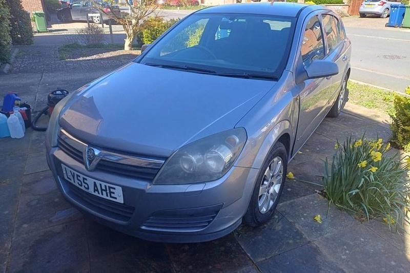 Used Vauxhall Astra Club 2005 Silver Hatchback