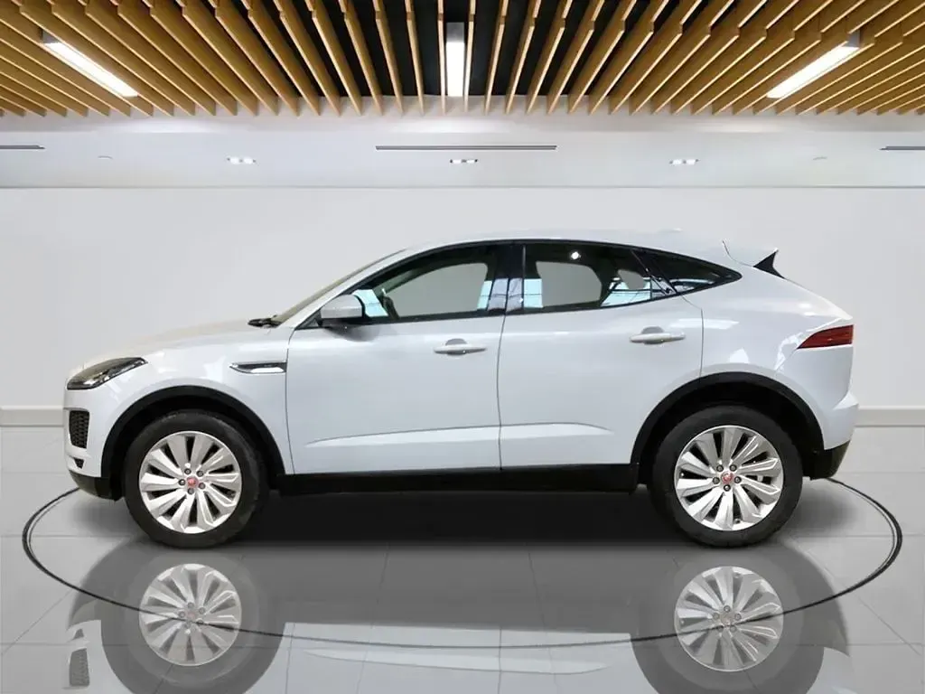 Used Jaguar E-Pace SE 150 HP (110 kW) 2019 White SUV