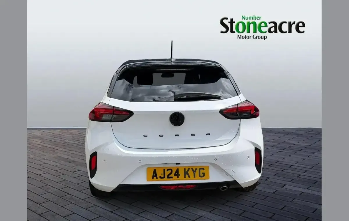 Used Vauxhall Corsa 100 HP (73 kW) 2024 White Hatchback