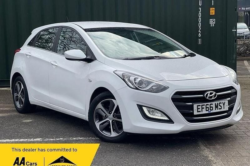 White Used 2016 Hyundai i30 SE Hatchback | £9,000 (Fair price) - Image 1/1