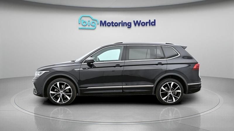 Used VW Tiguan Allspace R-line 188 HP (138 kW) 2022 Black SUV