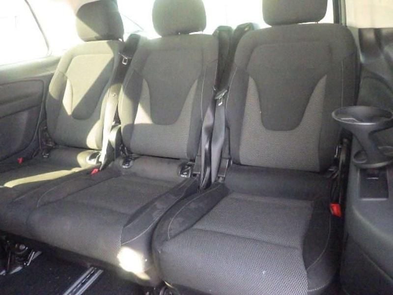 Used Mercedes V220 SE 163 HP (119 kW) 2015 White MPV