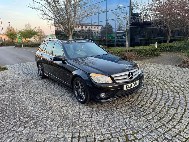 Usado Mercedes C200 2011 Preto Carrinha