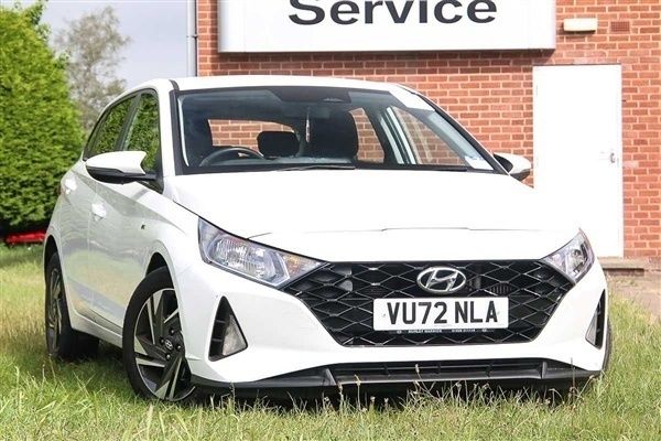 White Used 2022 Hyundai i10 SE Hatchback | £14,090 (Fair price) - Image 1/1