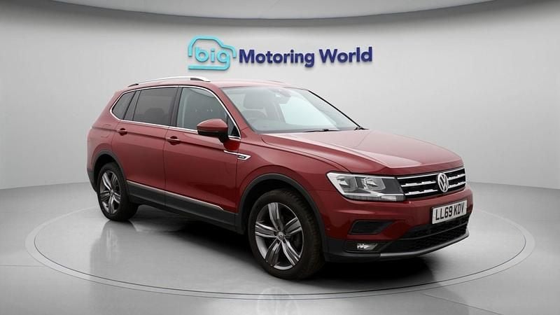 Red Used 2019 VW Tiguan Allspace Match SUV | £17,400 (Fair price) - Image 1/4