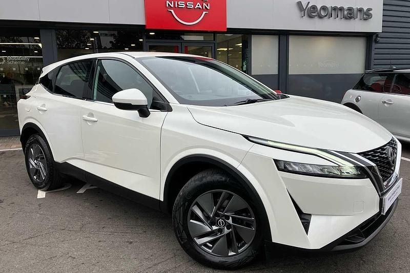 White Used 2022 Nissan Qashqai Acenta Premium SUV | £18,850 (Fair price) - Image 1/4