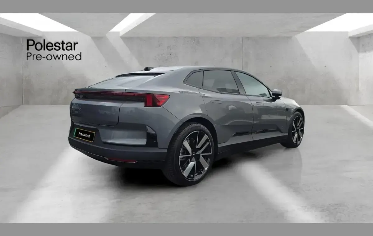 Ny Polestar 4 Plus 196 kW (267 HK) 2026 Grå SUV