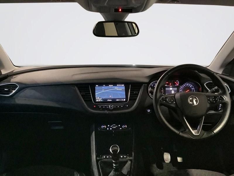 Used Vauxhall Grandland X Edition 130 HP (95 kW) 2022 White SUV