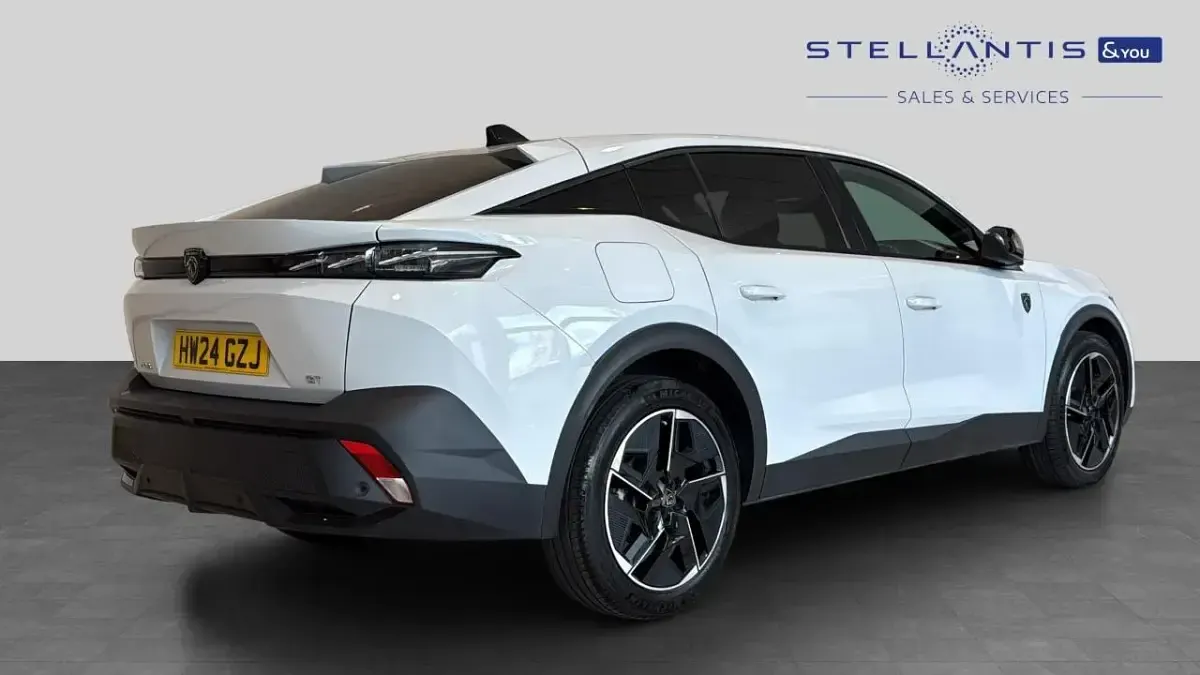 Used Peugeot 408 GT 129 HP (94 kW) 2024 White SUV