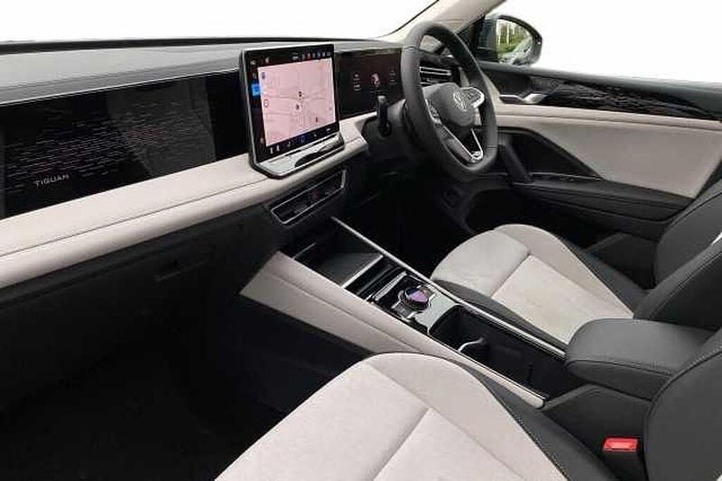 Used VW Tiguan Elegance 150 HP (110 kW) 2025 Urano grey SUV