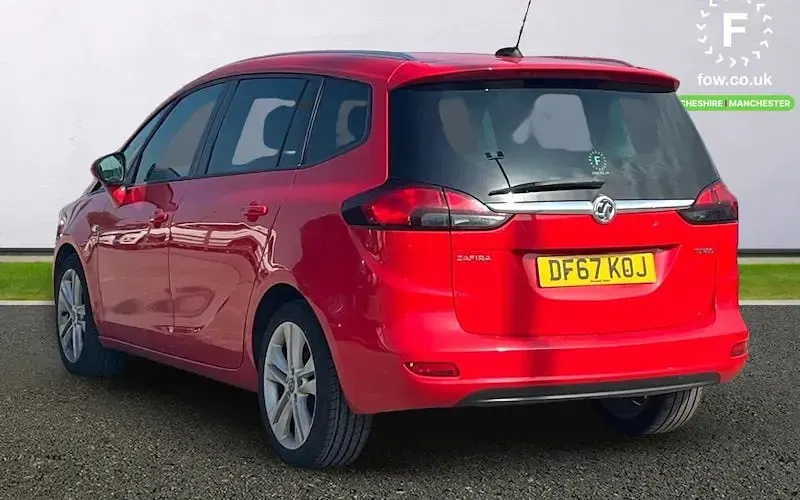 Used Vauxhall Zafira Tourer SRi 140 HP (102 kW) 2018 Red MPV