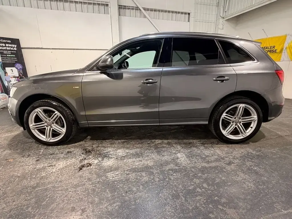 Usado Audi Q5 S-line plus 177 HP (130 kW) 2014 Cinzento SUV